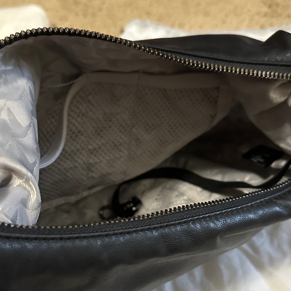 Lo & Sons Black Leather Aoyama Bag - Picture 4 of 4